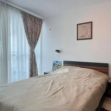 двустаен с морска панорама в Blue Bay Palace Lägenhet Pomorie