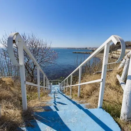 двустаен с морска панорама в Blue Bay Palace Lägenhet Pomorie