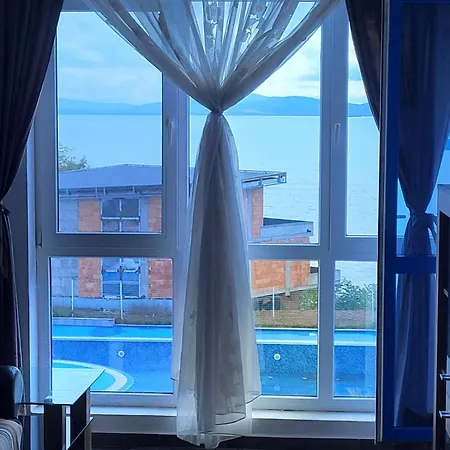 двустаен с морска панорама в Blue Bay Palace Lägenhet Pomorie