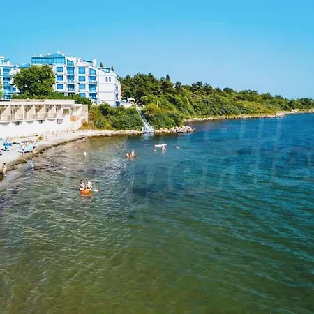 아파트 двустаен с морска панорама в Blue Bay Palace 포마리